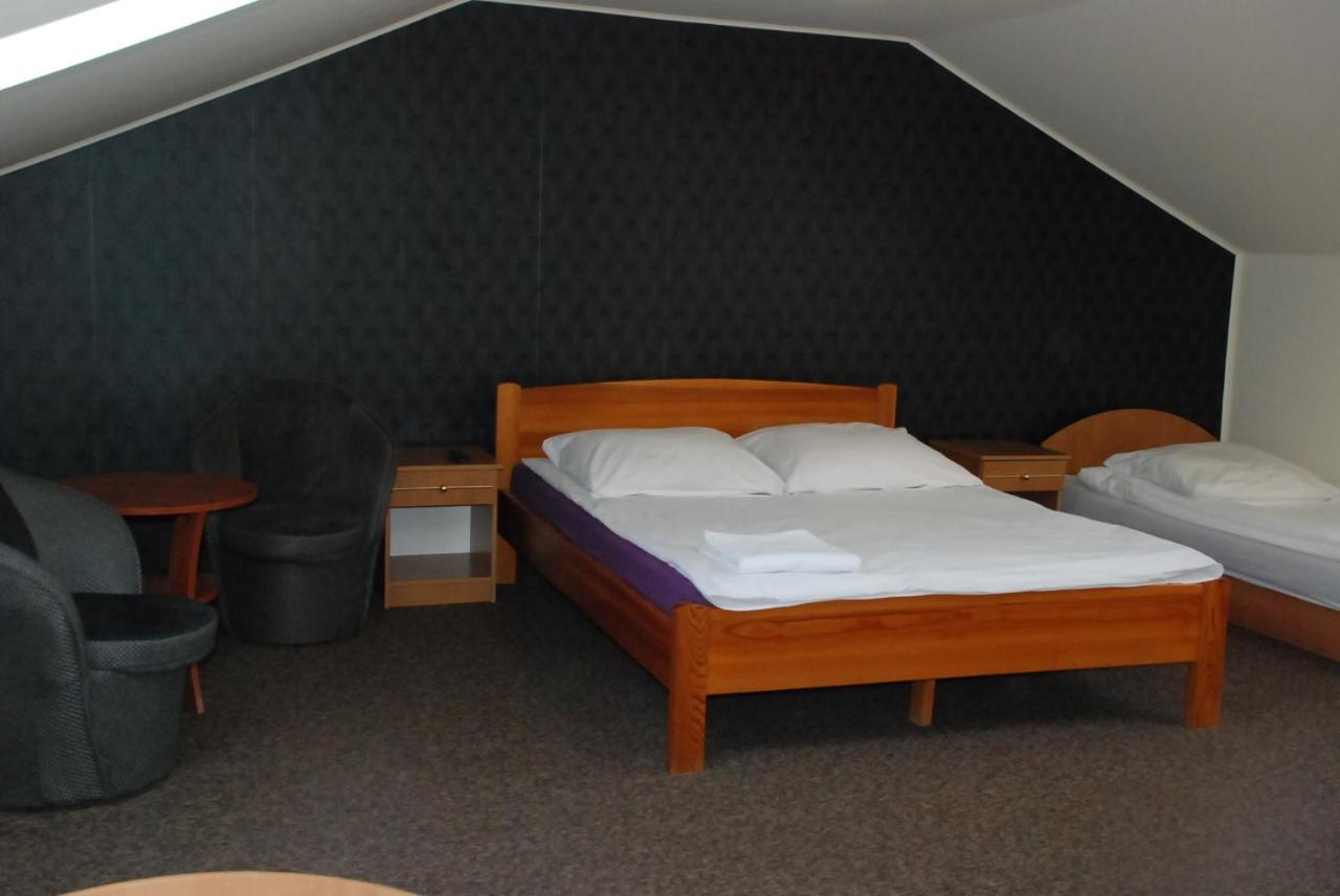 Hotelik Manhatan Radzyn Podlaski Exteriör bild