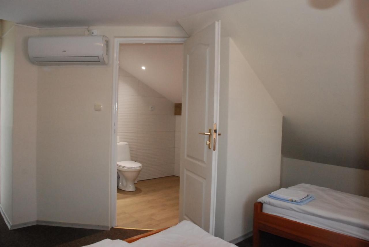 Hotelik Manhatan Radzyn Podlaski Exteriör bild