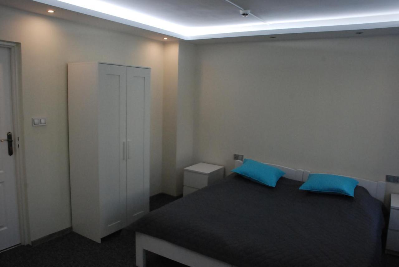 Hotelik Manhatan Radzyn Podlaski Exteriör bild