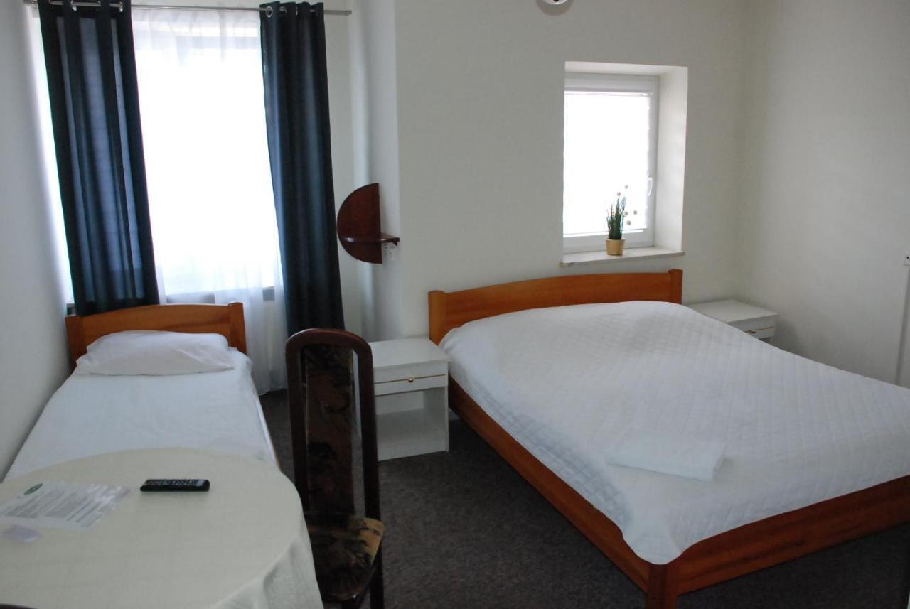 Hotelik Manhatan Radzyn Podlaski Exteriör bild